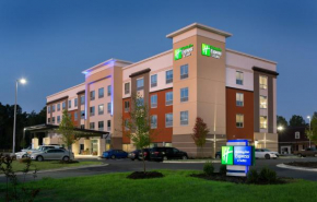 Holiday Inn Express & Suites - Fayetteville South, an IHG Hotel